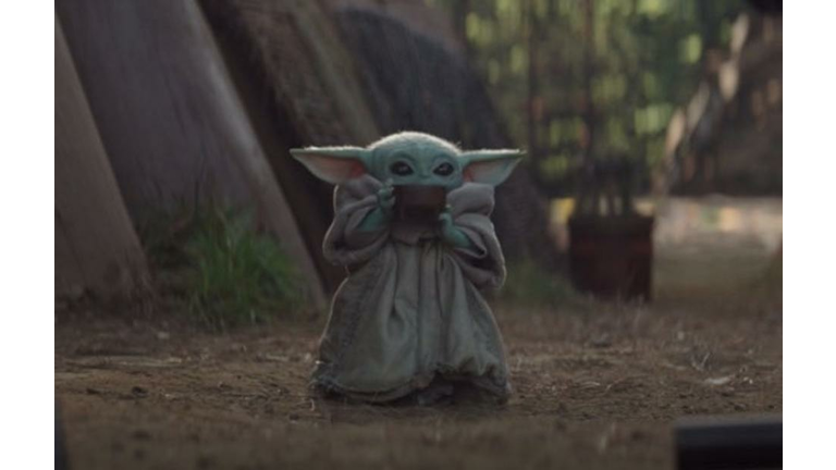 Star Wars Baby Yoda Jedi Mandalorian Starbucks Retractable Badge