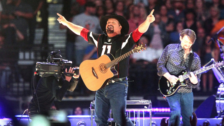 Garth Brooks Will Bring His Stadium Tour To Ohio In 2020