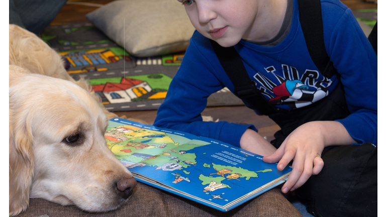 ESTONIA-EDUCATION-CHILDREN-ANIMAL-DOG-GAME