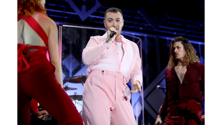 102.7 KIIS FM Jingle Ball – SHOW
