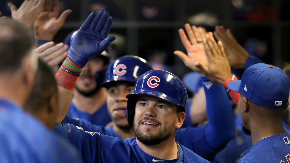 Cubs slugger Kyle Schwarber gets married to Paige Hartman - ABC7 Chicago