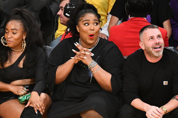 Lizzo Twerks In a Thong During Lakers Game At Staples Center - Thumbnail Image