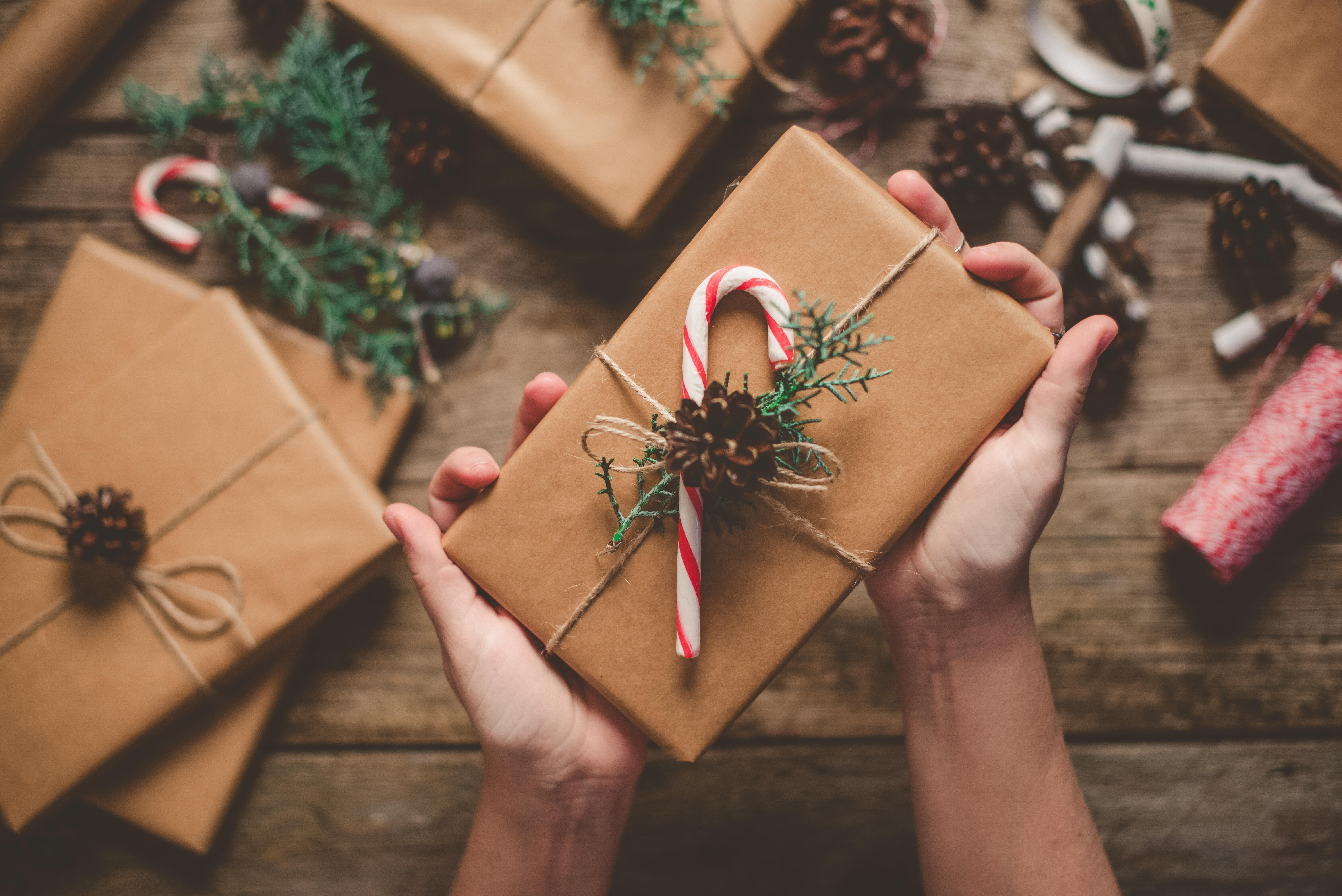 The Optimal Scissors for Holiday Gift-Wrapping