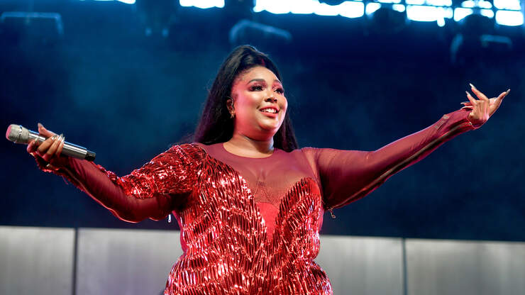 Lizzo Twerks At NBA Game | iHeartRadio | Brady