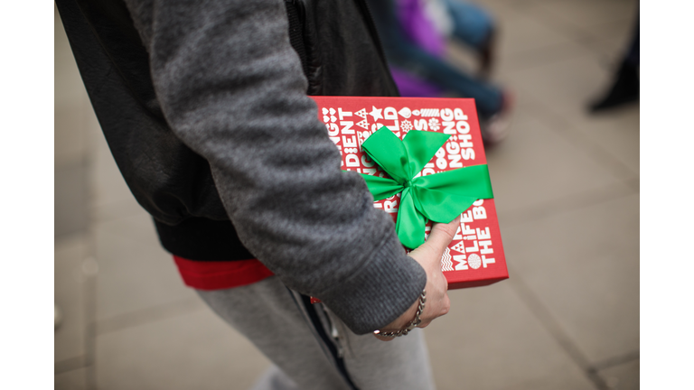 Londoners Shop On Christmas Eve For Last Minute Presents