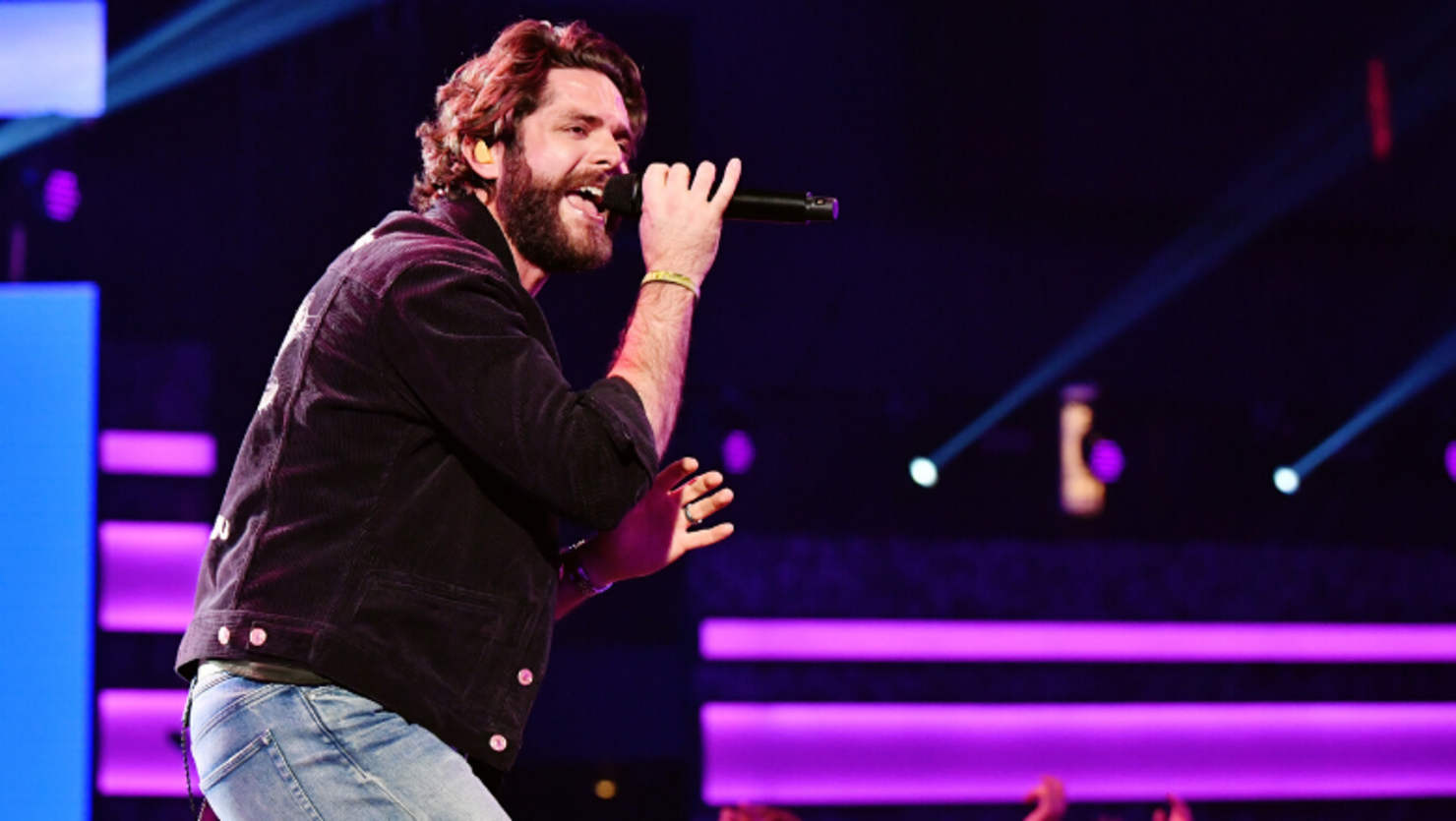 Thomas Rhett Says Wife Lauren Akins Always Insists On A Real Christmas Tree