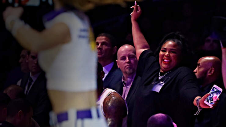 Lizzo Sits Courtside at Lakers Game Wearing Dress Revealing Her Butt
