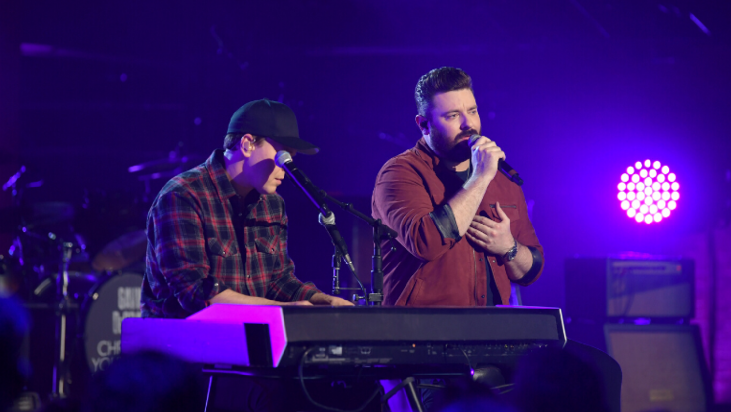 Chris Young And Gavin DeGraw's 'Drowning' Duet Brings Audience To Tears