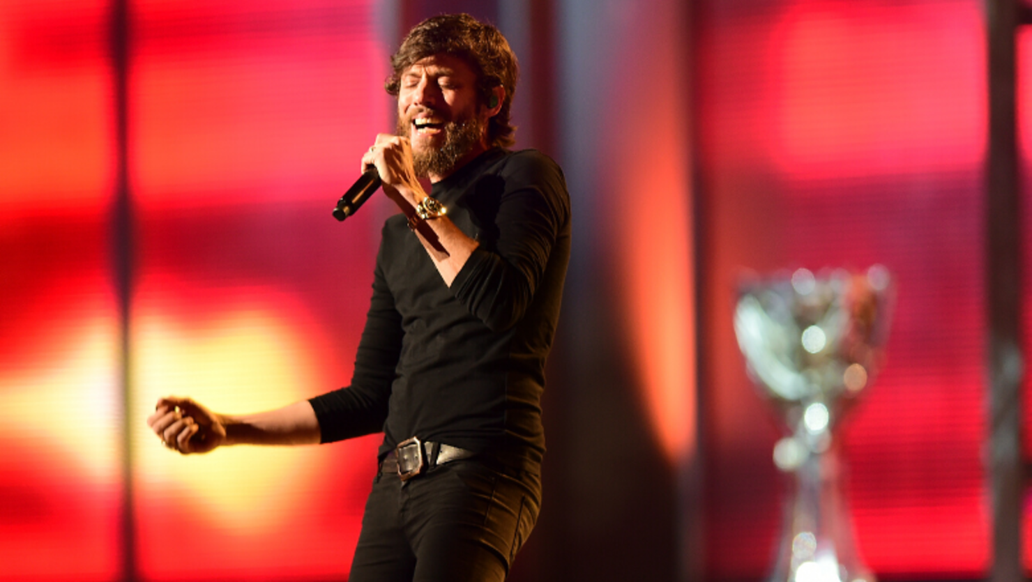 Chris Janson Takes On The Upbeat Holiday Classic 'Run, Run Rudolph'