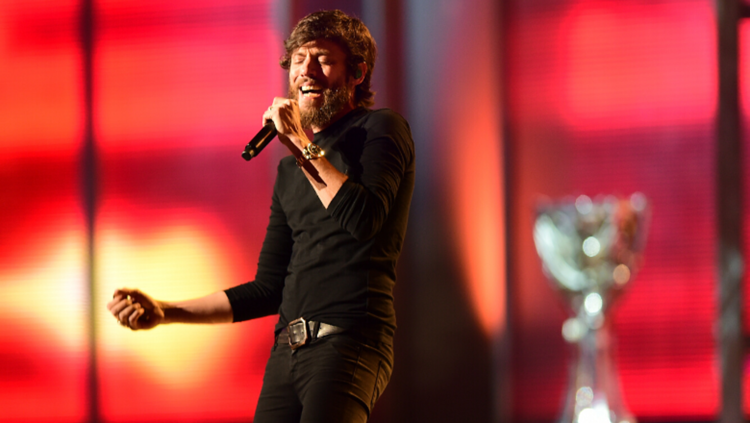 Chris Janson Takes On The Upbeat Holiday Classic Run Run Rudolph Iheartradio