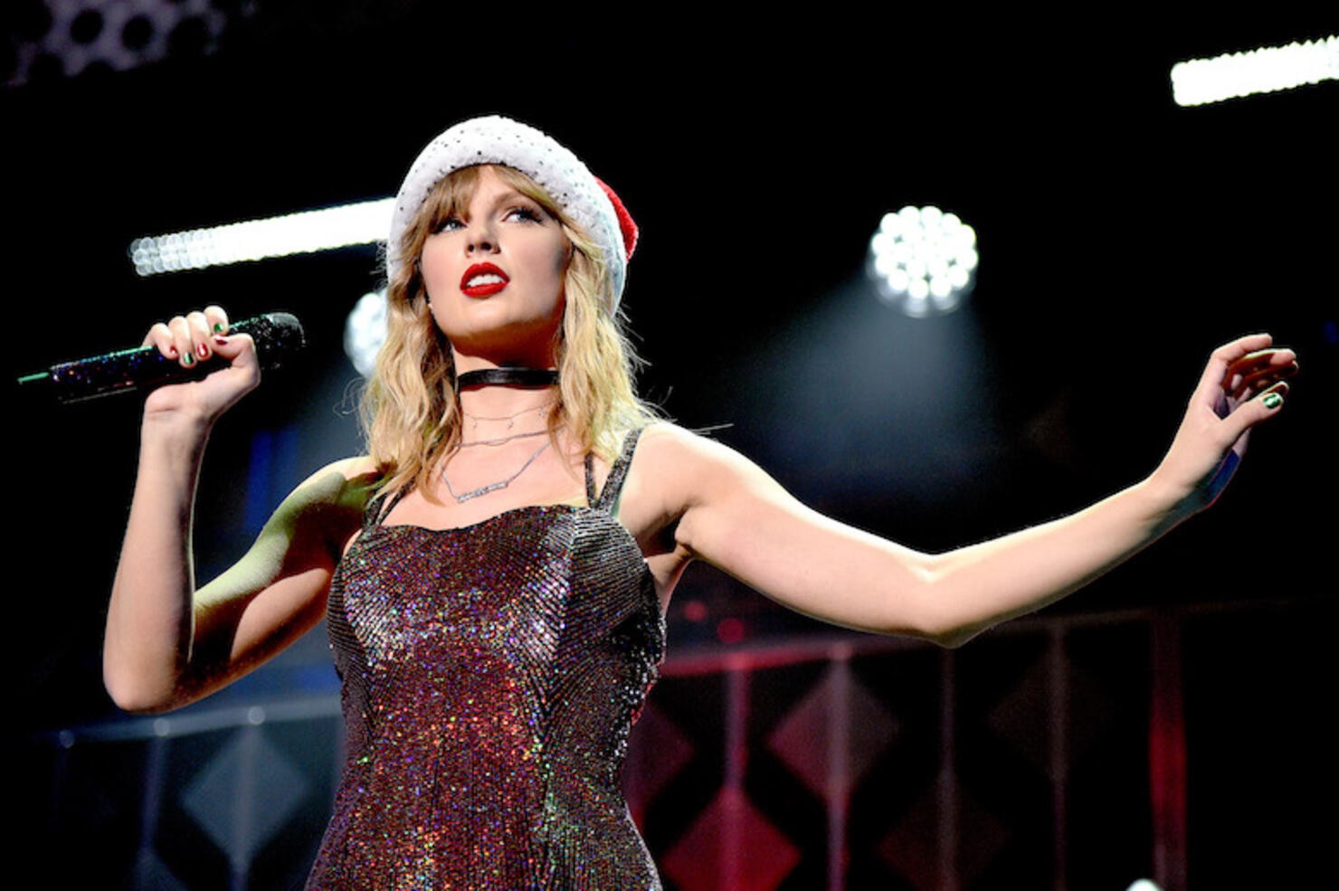 Taylor Swift Brings Holiday Cheer to Jingle Ball with "Christmas Tree
