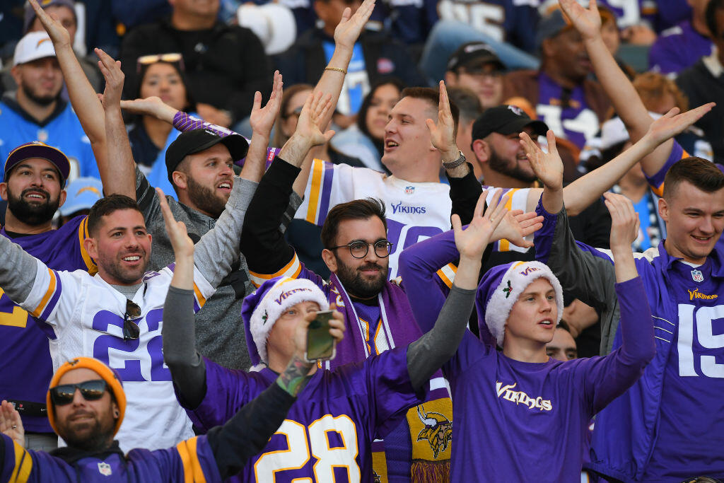 HIGHLIGHTS: Vikings take it to the Chargers on the road | #KFANVikes - Thumbnail Image