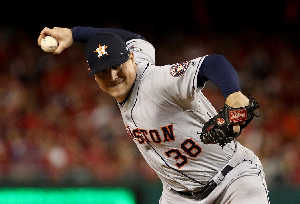 Astros Pitcher Joe Smith Provide Meals To Workers At LBJ Hospital - Thumbnail Image