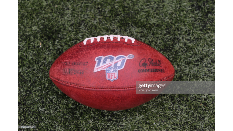 TOP 5 AND BOTTOM 5 RANKED NFL TEAMS ARE LISTED BY AN EXPERT.  WHAT DO YOU THINK?