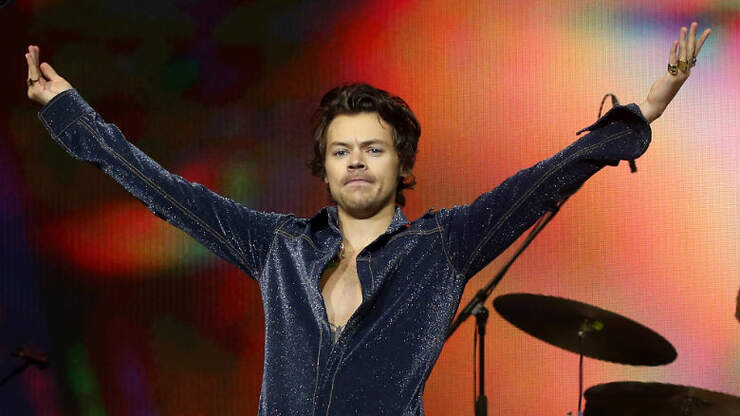 Harry Styles Sneaks Some Shoutouts Into His Cover Of Lizzo ...