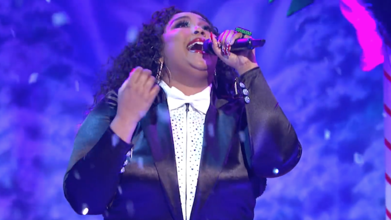 Lizzo Sings 'Truth Hurts' & 'Good As Hell' In Festive, Twerky 'SNL ...