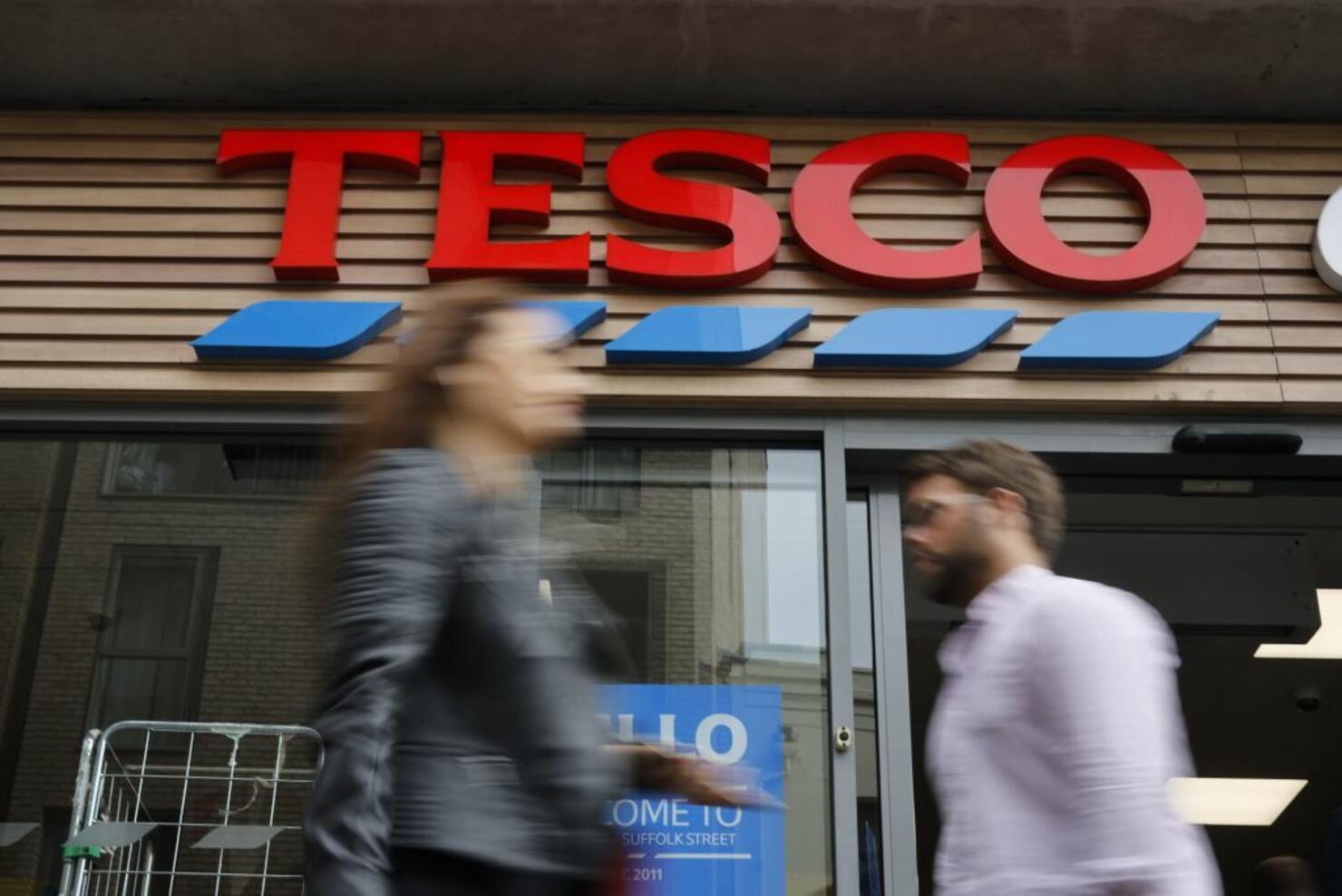 BRITAIN-TESCO-RETAIL-EARNINGS