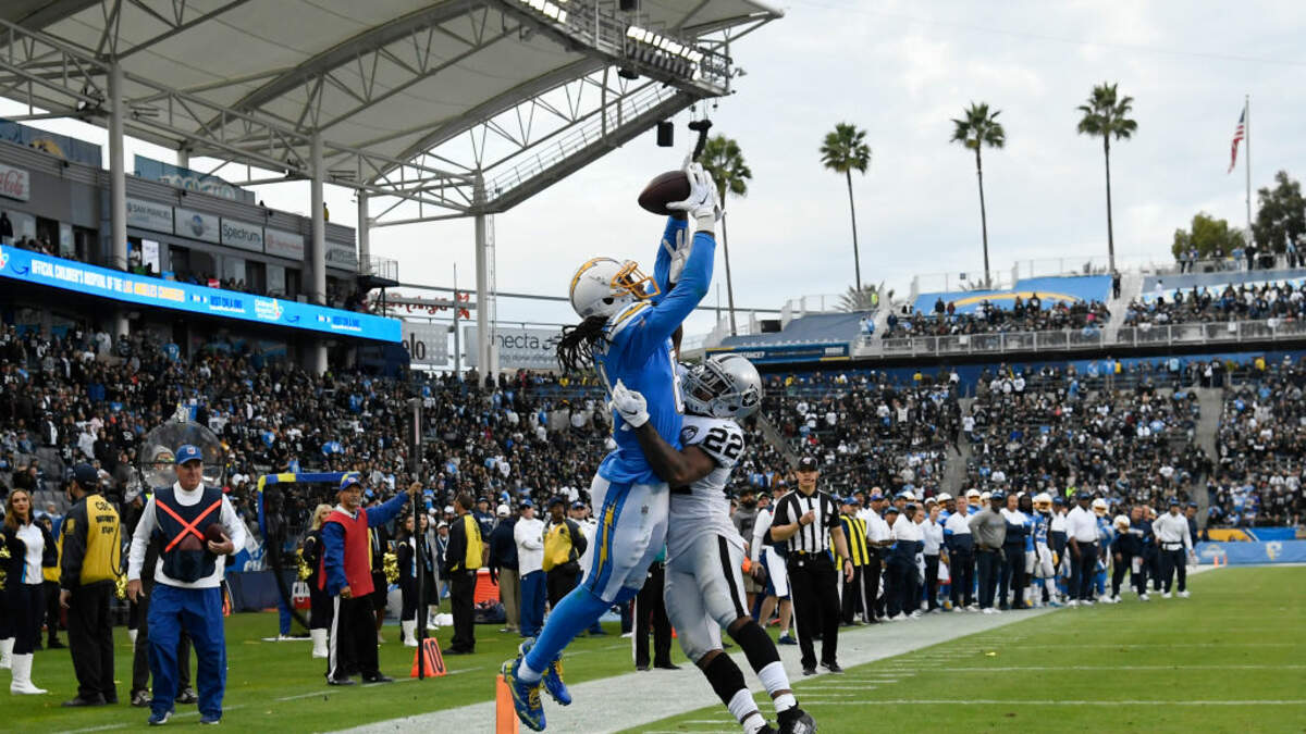 Chargers defeat Raiders 24-17