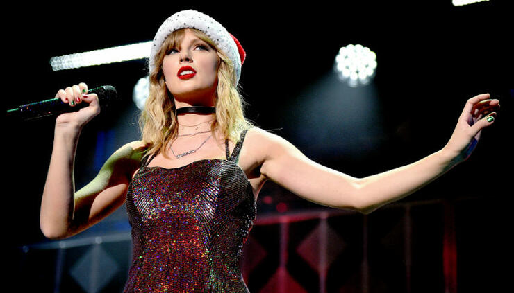 Taylor Swift Drops Video Montage Of Her Creating Christmas