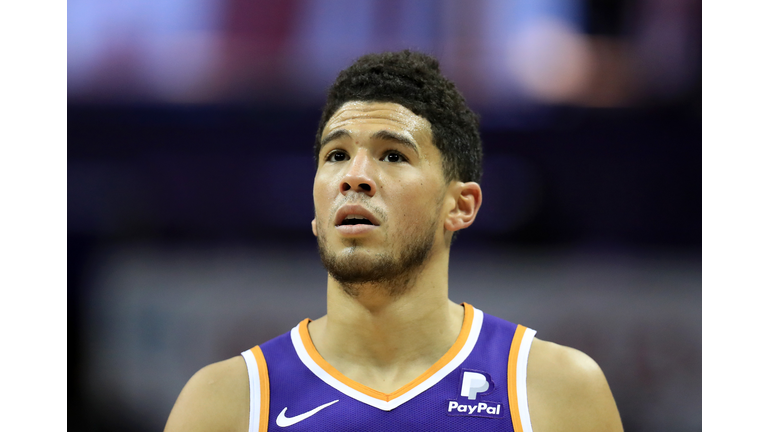 Phoenix Suns v Charlotte Hornets