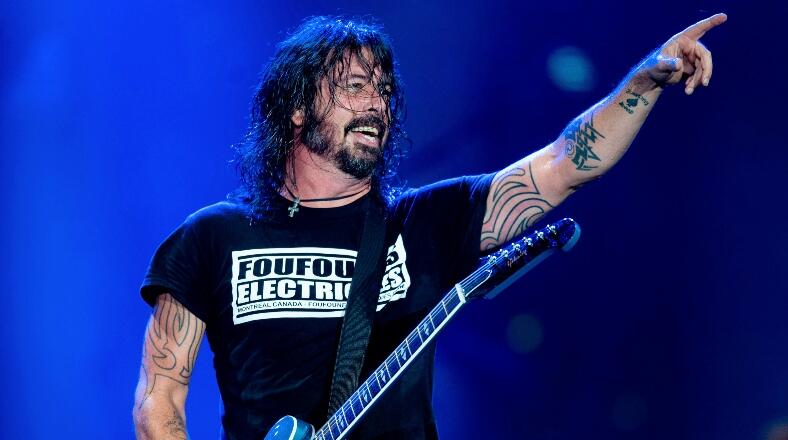 Dave Grohl Set To Reunite With Nirvana Bandmates To Play Benefit Gig ...