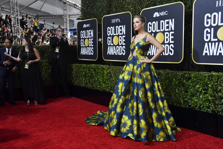 Taylor Swift Joe Alwyn Discreetly Arrive To Golden Globes