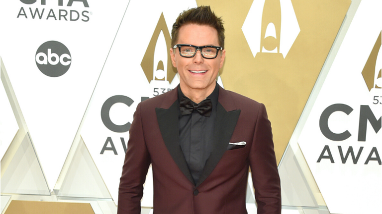 Watch Bobby Bones On 'Running Wild With Bear Grylls' Tomorrow 