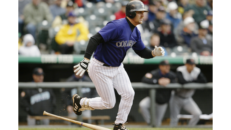 Larry Walker runs to first base 