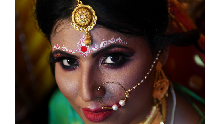 TOPSHOT-INDIA-SOCIETY-TRANSGENDER-MARRIAGE