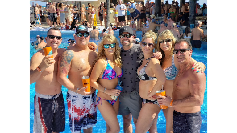 CRASH MY PLAYA PEEPS!