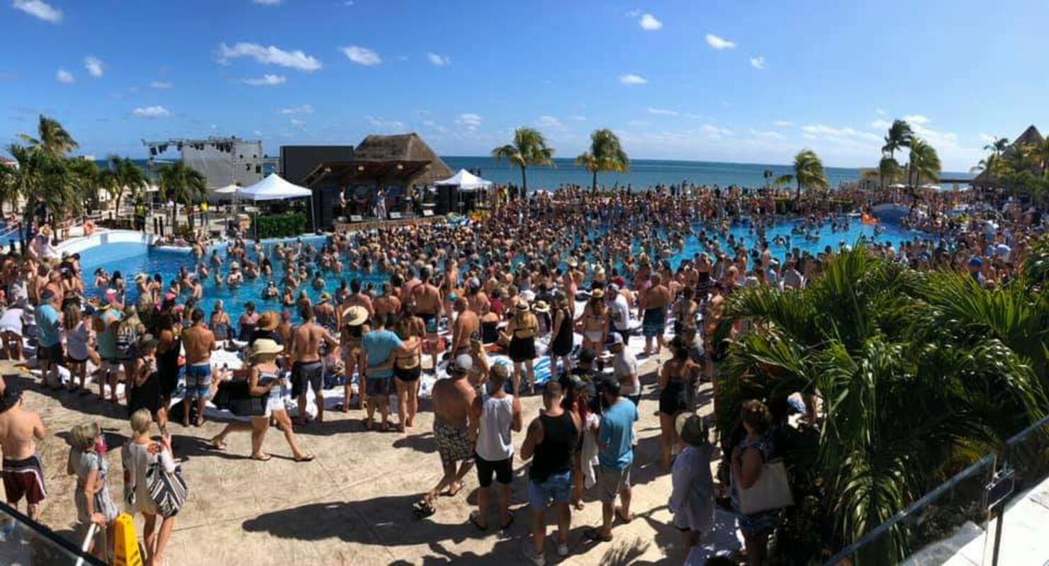 PLAYA POOL PARTY