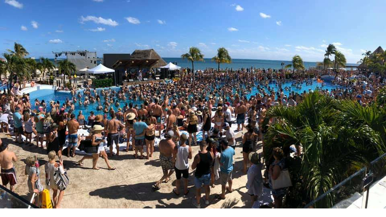 PLAYA POOL PARTY