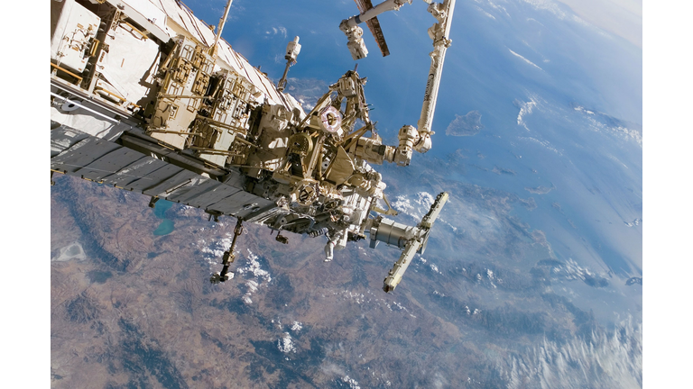 Atlantis Reaches Space Station