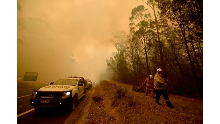 TOPSHOT-AUSTRALIA-WEATHER-FIRES
