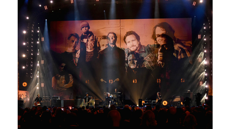 32nd Annual Rock & Roll Hall Of Fame Induction Ceremony - Show
