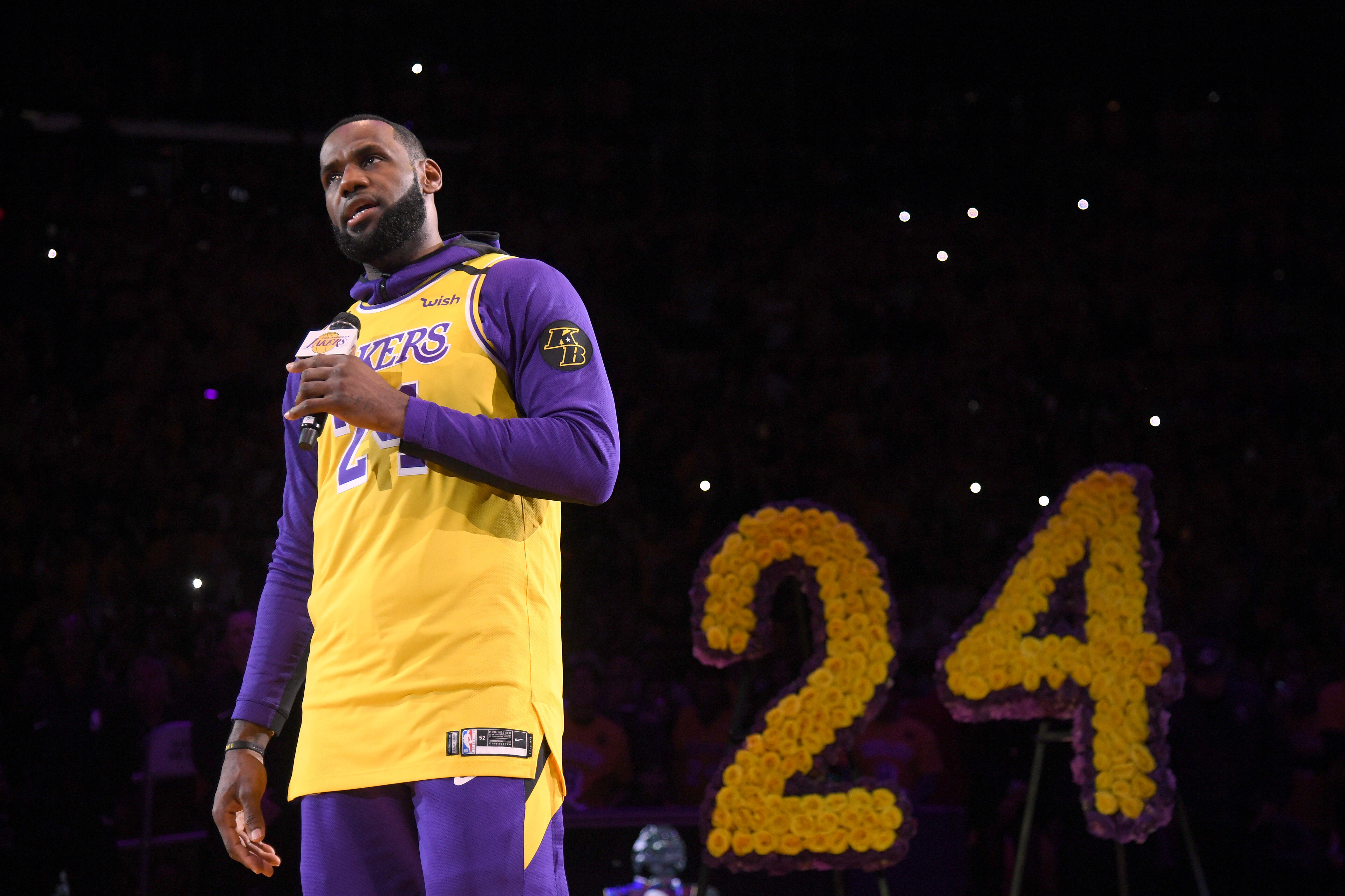 Lakers Put Kobe Bryant And Gigi's Jerseys On Courtside Seats For Game