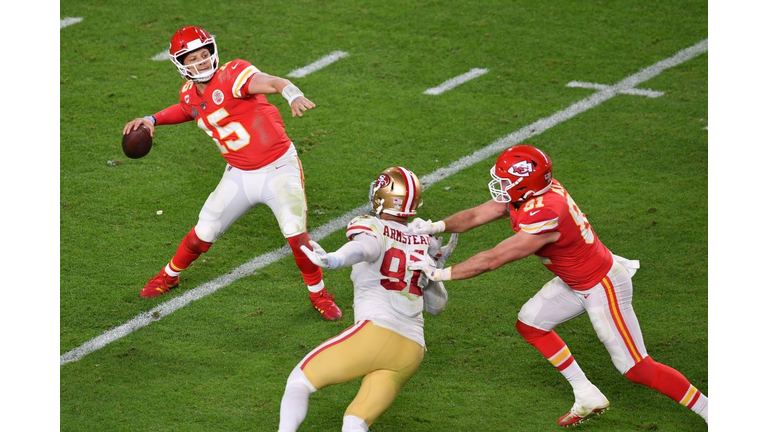 TOPSHOT-AMFOOT-NFL-SUPERBOWL-LIV-CHIEFS-49ERS