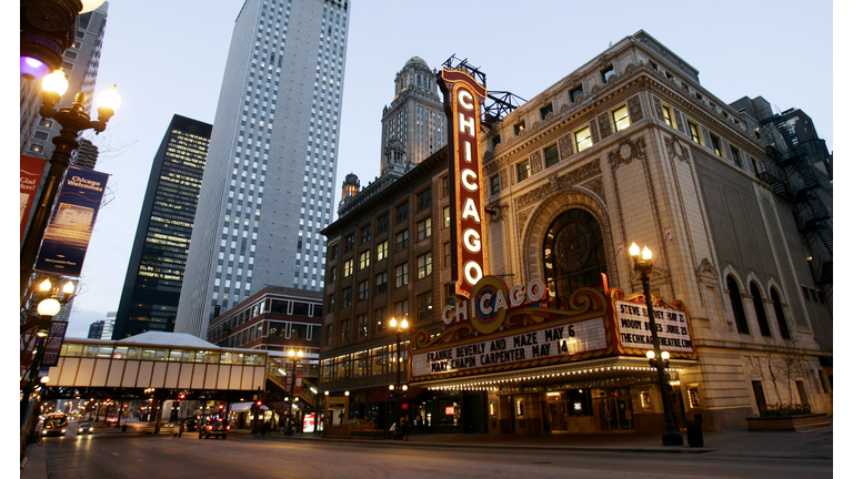 The famous Chicago Theater along State S