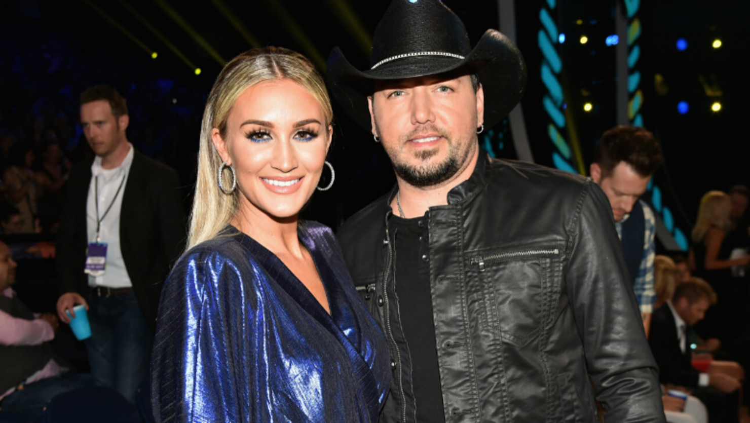 Watch Jason Aldean's Baby Girl Navy Take Her First Steps