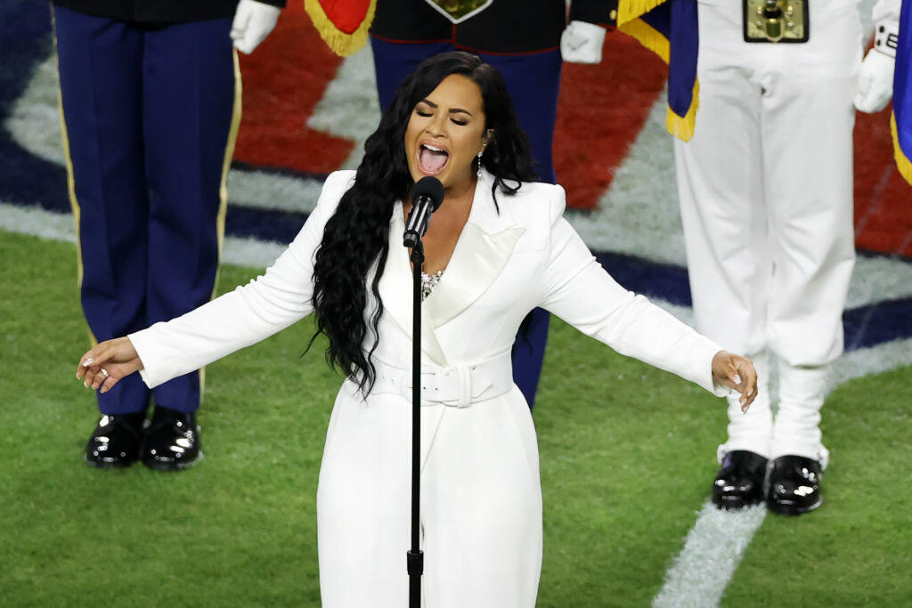 Lookin' At Girlzz: Demi Lovato and Fabletics Sales Will Go to Covid-19 Fund - Thumbnail Image