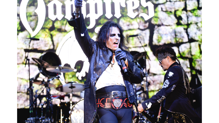 The Hollywood Vampires Perform At The Greek Theatre