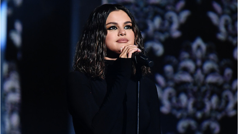 2019 American Music Awards - Roaming Show And Backstage