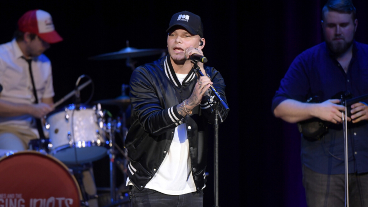 Bad Bunny of Team Wilbon plays defense during the NBA Celebrity Game  News Photo - Getty Images