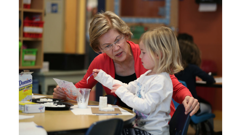 Presidential Candidate Elizabeth Warren Meets With Voters Ahead Of NH Primary
