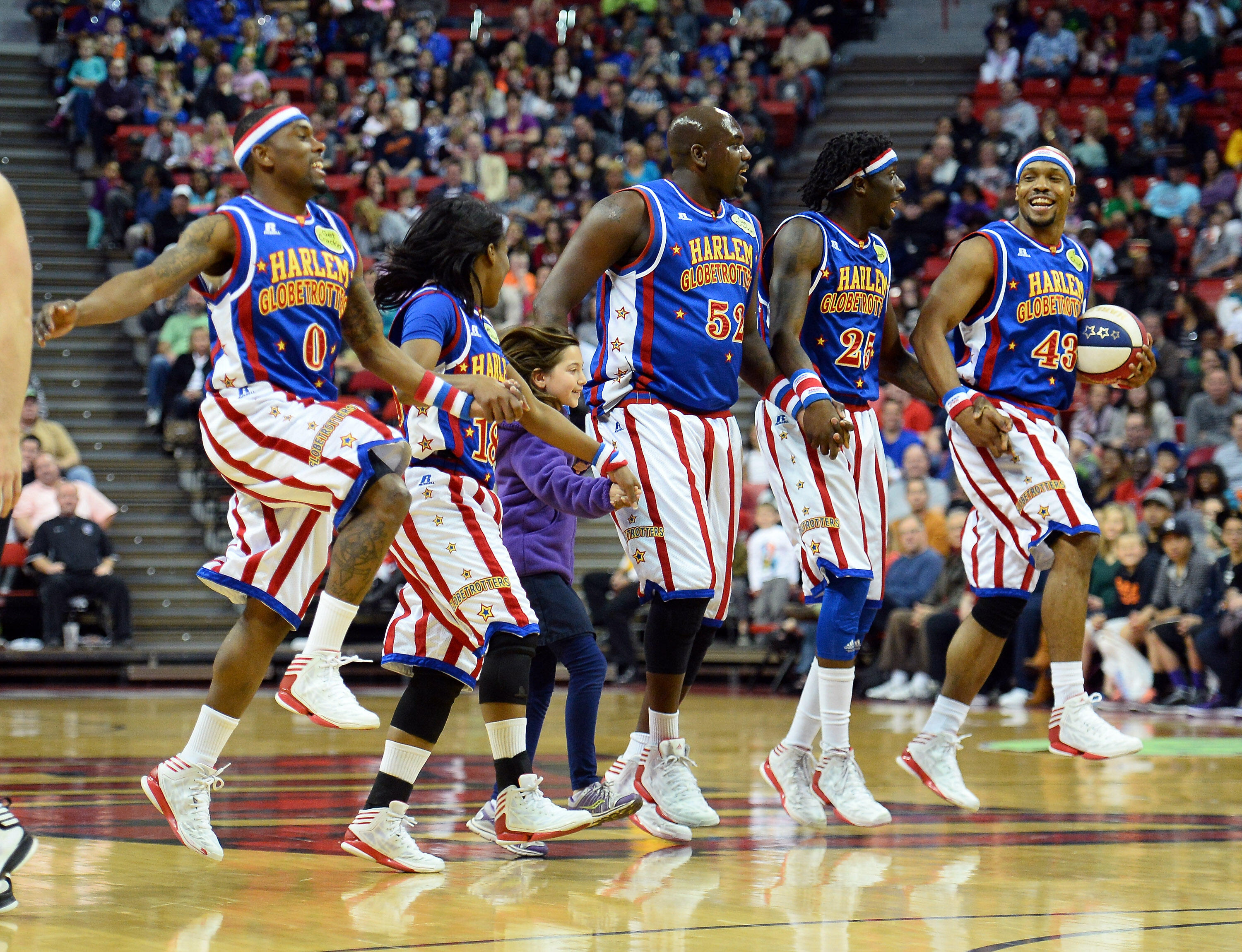 Globetrotter. Word Globetrotters. The Harlem Cascades. Harlem Mate game.