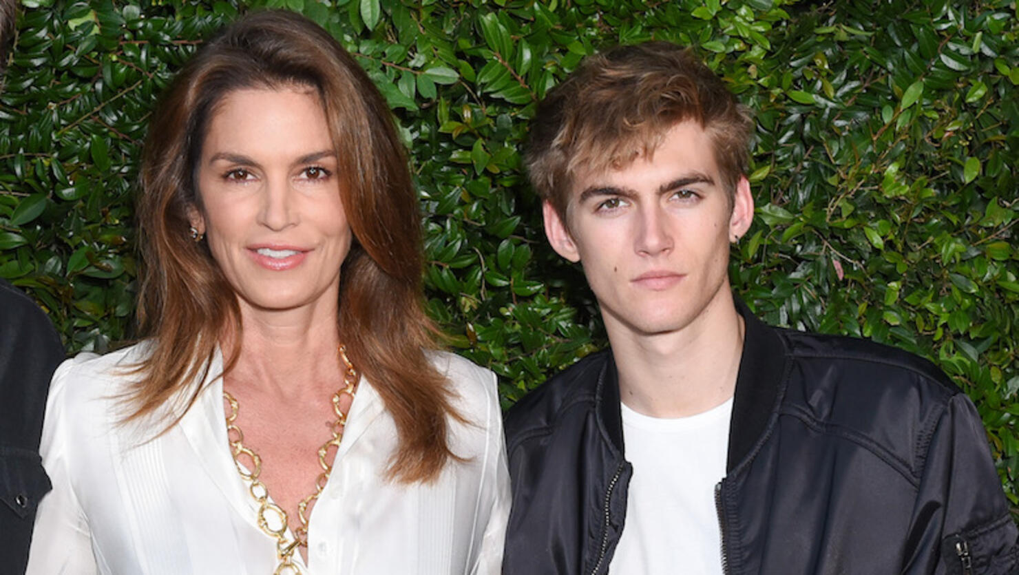 Cindy Crawford S Son Presley Gerber Shows Off Dramatic Face Tattoo Iheart