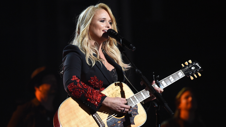 Miranda Lambert Invites Her Hometown High School Choir On Stage During