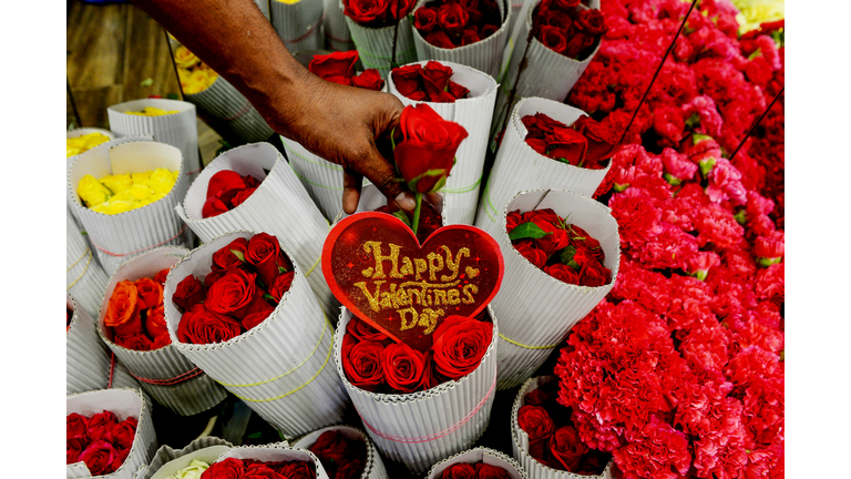 INDIA-SOCIETY-VALENTINES-DAY