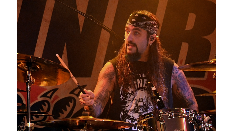 The Winery Dogs In Concert At Count's Vamp'd