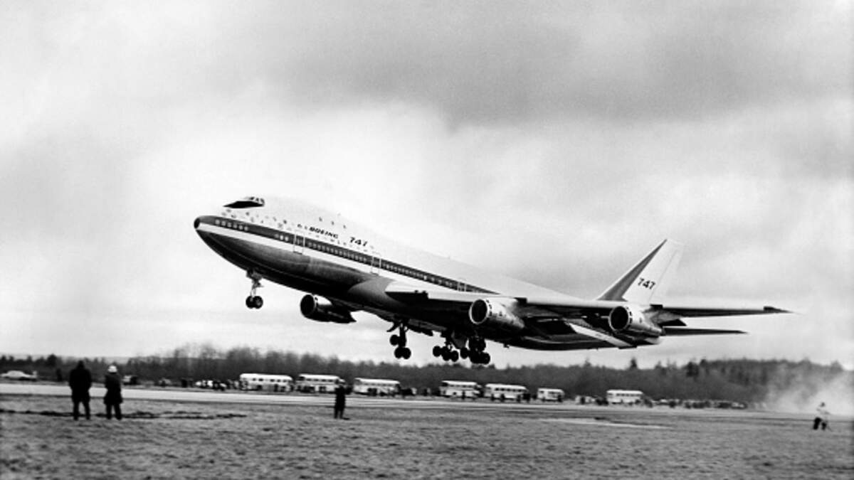 Famous Boeing 747 Plane At McMinnville Museum Up For Sale | Z100 Portland